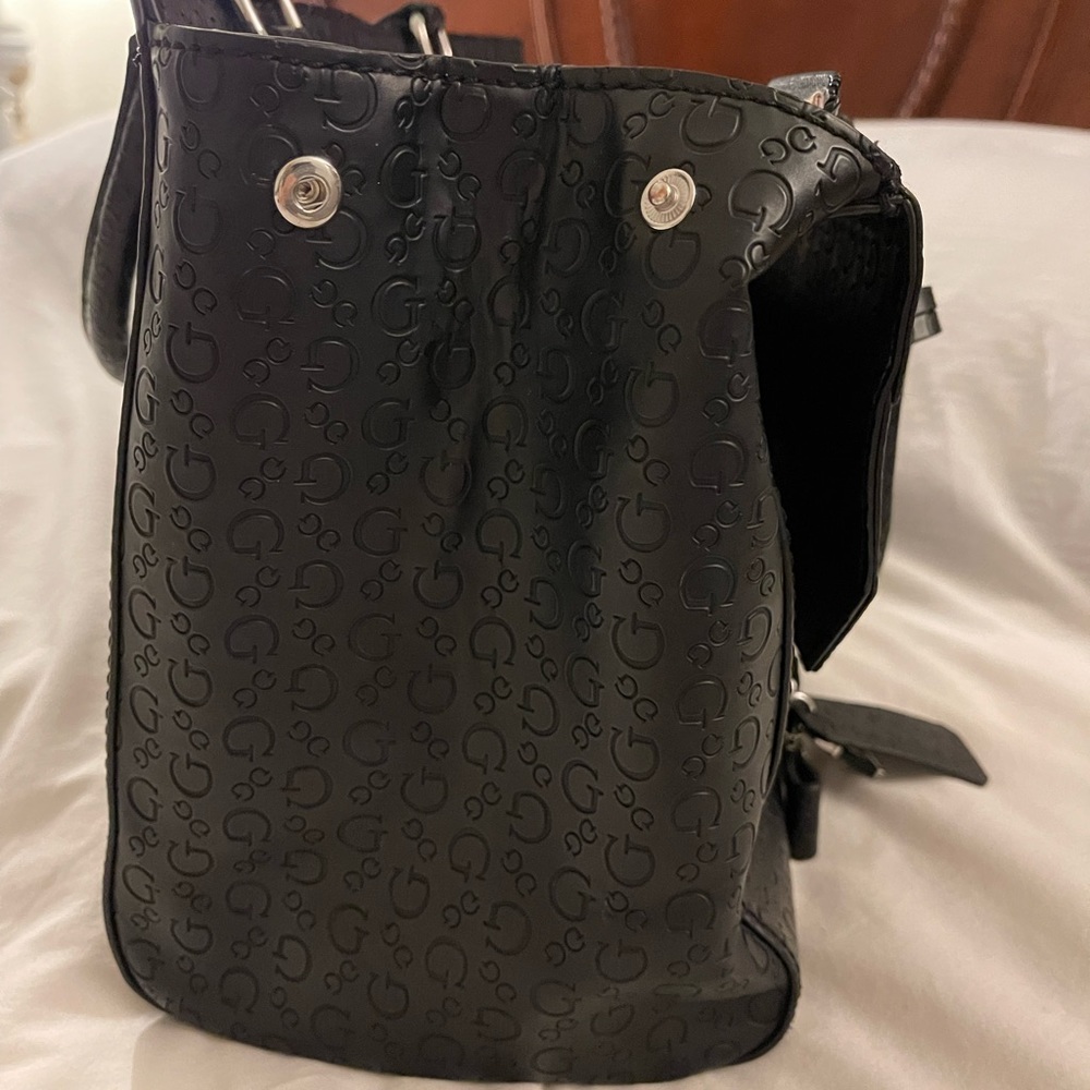 Guess purse - Picture 9 of 13